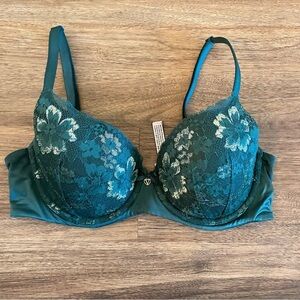 Victoria's Secret Green Lace‎ Underwire Bra with Adjustable Straps
